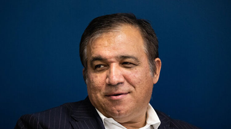 تاجرنیا: الکثیر روزی به درد میخورد