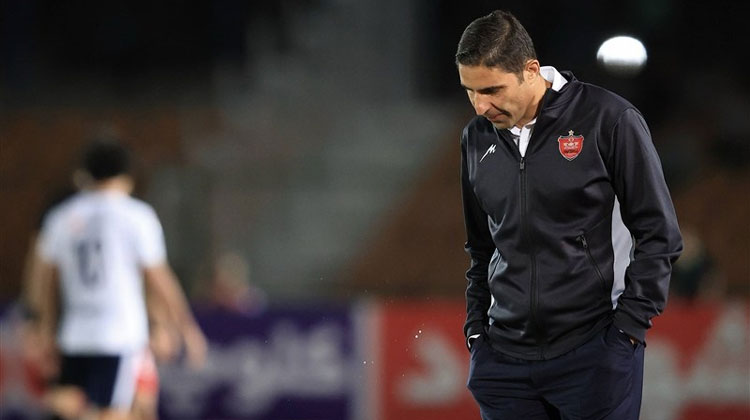 شعار روی سکوها، احضار هاشمیان به باشگاه