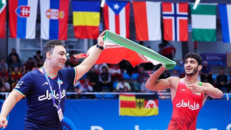 ایمانعلی زاده: در کشتی فرنگی جوانان پسرفت داشتیم