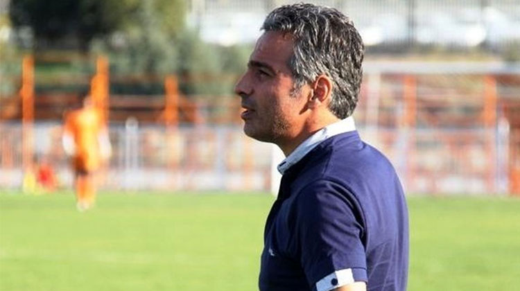 اکبرپور: وقتی شناسنامه ندارید، صحبت نکنید!