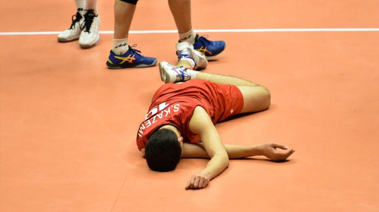 بی شرافتی در نبرد مرگ و زندگی صابر کاظمی