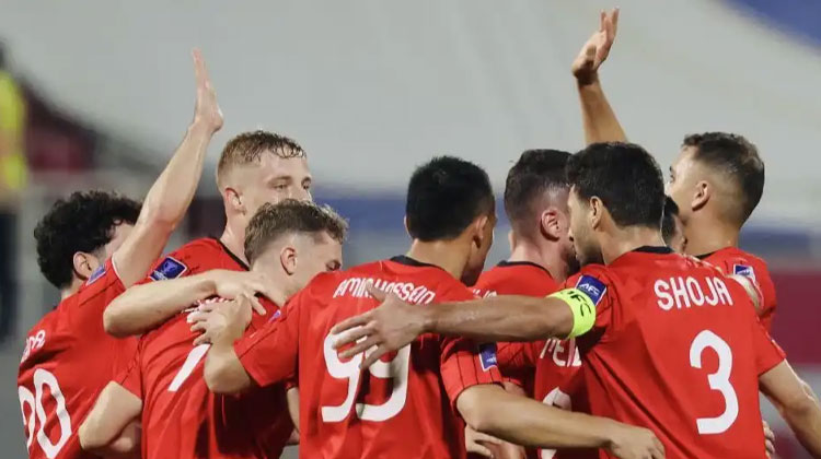 تک چرخ تراکتور روی زمین شارجه!