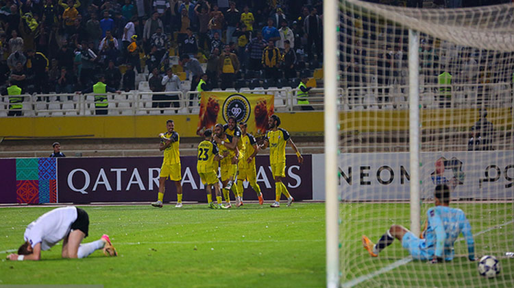 آسیا هم به سختی به محرم راه داد